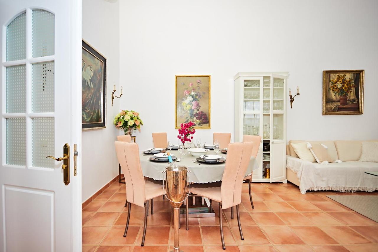 Stunning Villa With Breathtaking Ocean View โมกัน ภายนอก รูปภาพ